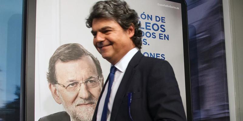Jorge Moragas abandona La Moncloa tras el batacazo del PP en las elecciones catalanas