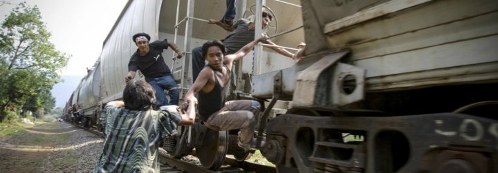 "Las Patronas": generosidad y solidaridad frente a "La Bestia"