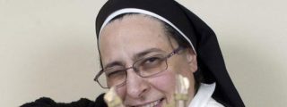 El 'espirituoso pedo' de Sor Luc&iacute;a Caram, independentista, del Bar&ccedil;a y monja
