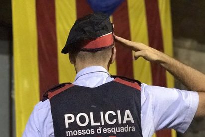 Con esta poca gracia se r&iacute;en unos mossos de la cena navide&ntilde;a de los polic&iacute;as nacionales