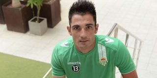 El b&eacute;tico Antonio Ad&aacute;n se mete un gol en propia meta llamando a su novia "puta sevillista"