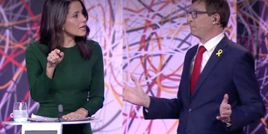 Cay&oacute; el primero: Carles Mund&oacute; renuncia a su esca&ntilde;o y deja la pol&iacute;tica