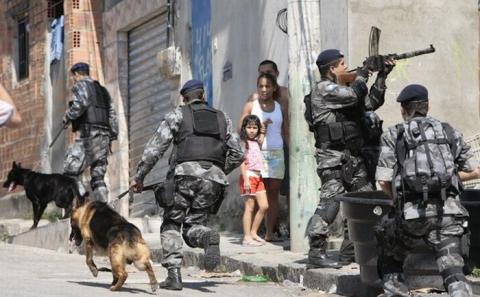 Masacre en las favelas: la guerra contra el narco deja 60 muertos y estremece a Brasil