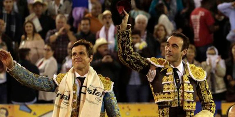 Enrique Ponce indulta al toro n&uacute;mero 50 de su carrera