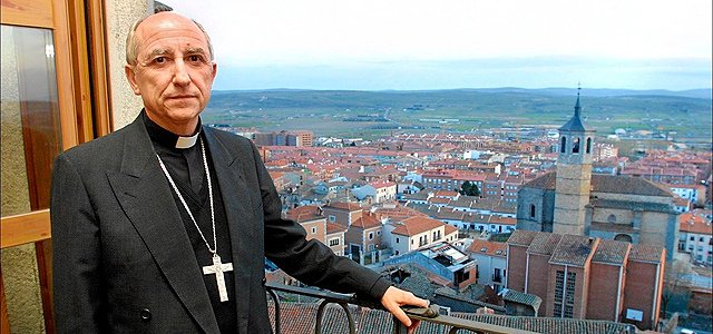El obispo de Ávila bendice los campos