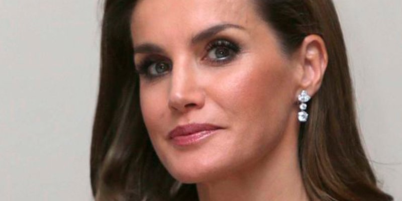 La Reina Letizia no encuentra un cirujano que cubra sus expectativas