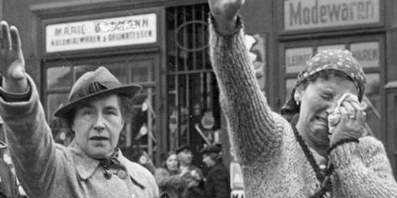 ¿Sabes por qué a los nazis les ‘encantaban’ las lesbianas y mandaban siempre a los gais a Auschwitz?