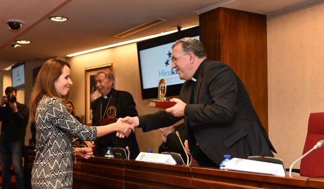 La Iglesia reconoce la labor de Hirukide