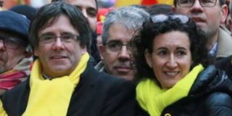 Puigdemont y Rovira pactan una Mesa independentista e intentar la skype-investidura