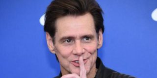 Jim Carrey escapa como alma en pena de Facebook y pide al resto de usuarios que se vayan de la red social