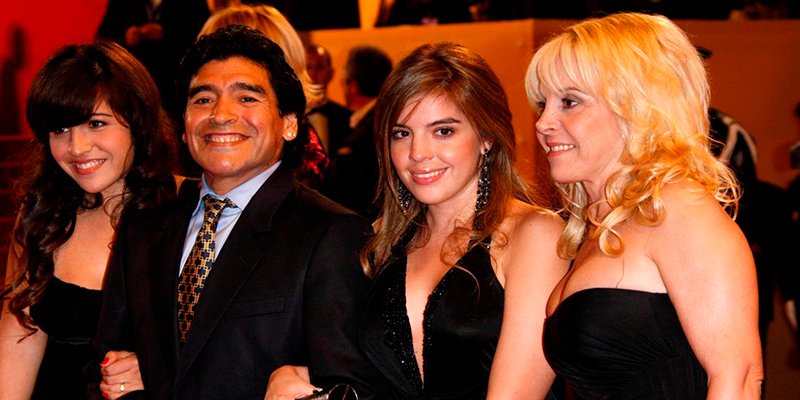 Los Maradona demuestran en la boda de la hija del Pelusa lo mal que se llevan