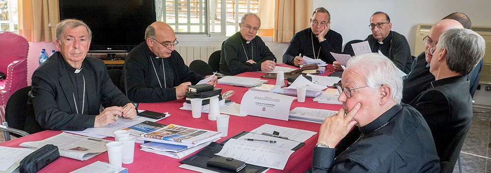 Los obispos catalanes urgen al Parlament a impulsar "un nuevo Gobierno que actúe con sentido de responsabilidad"