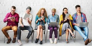 Joseba Elola: "Rebelión contra las redes sociales"