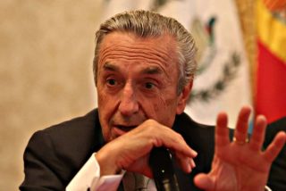 La CNMC multa con 91 millones a CaixaBank, Santander, BBVA y Sabadell por sus chapuzas en el negocio de derivados