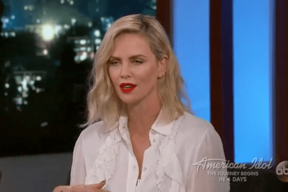 Ni te imaginas qu&eacute; toma Charlize Theron para dormir