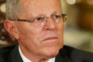 Dimite el presidente peruano Pedro Pablo Kuczynski, por un esc&aacute;ndalo de corrupci&oacute;n y compra de votos