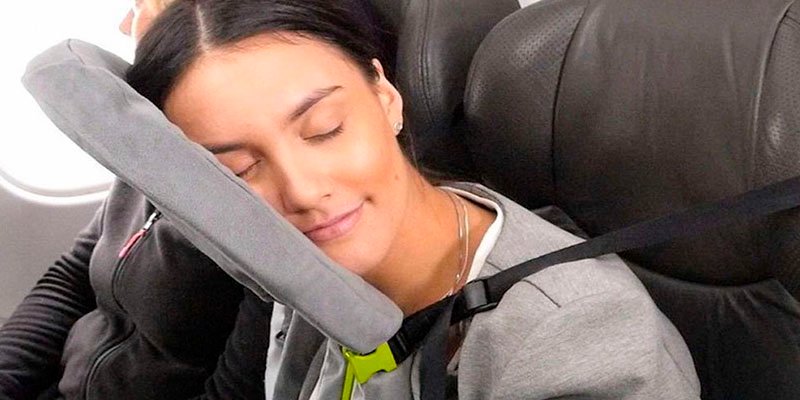 Las mejores almohadas para descansar en el avi&oacute;n