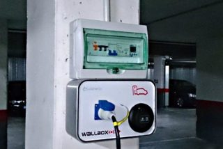 Coche el&eacute;ctrico: &iquest;Sabes que hay que hacer para instalar un enchufe de recarga en el garaje?