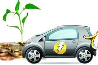 &iquest;Cu&aacute;nto cuesta de verdad cargar la bater&iacute;a de un coche el&eacute;ctrico en casa?