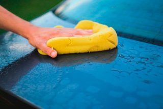 Los peligros de dejar tu coche mal aparcado