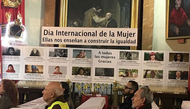Padre &Aacute;ngel: "Prefiero que comparen a la mujer con la Virgen a que digan que lleva el demonio dentro"