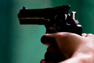 Un bestial tiroteo en Granada deja un muerto, dos heridos y cuatro detenidos