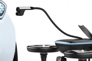 As&iacute; es el drone de emergencia que carga tu veh&iacute;culo el&eacute;ctrico para seguir conduciendo