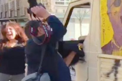 El salvaje ataque de unos desatados 'indepes' al valiente de la 'furgoneta del 155'