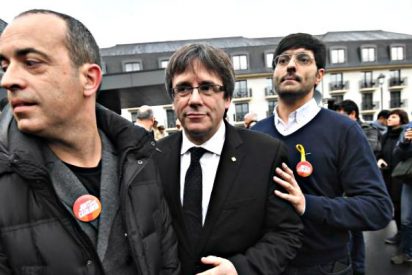 Arrestados los dos mossos 'traidores' que acompa&ntilde;aban al pr&oacute;fugo Puigdemont