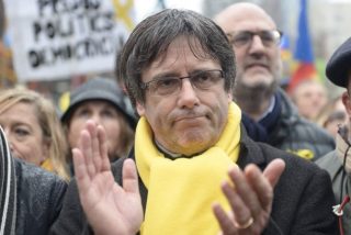 Carlos Herrera: "Quieren darle un juguete a Puigdemont para que se entretenga y d&eacute; un golpe de Estado"