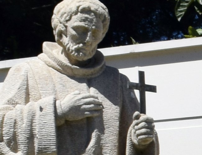 Etayo: "La humildad es el fundamento de la caridad y la hospitalidad"