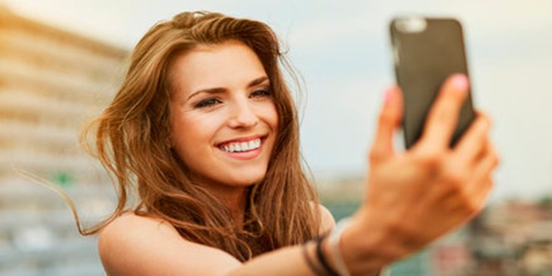 ¿Sabías que el 10% de los españoles que recurre a la cirugía estética lo hace influido por 'selfies’?