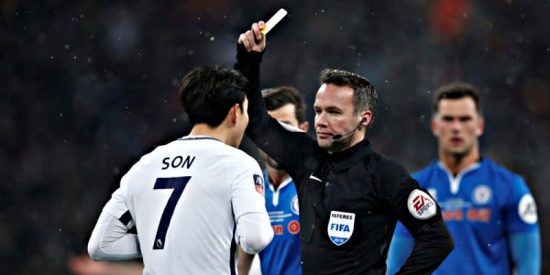 "El VAR es una mieda": gol mal anulado, penalti polémico y una insólita sanción