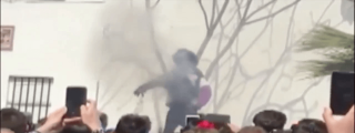 El salvaje linchamiento p&uacute;blico de una mu&ntilde;eca que representaba a la asesina de Gabriel