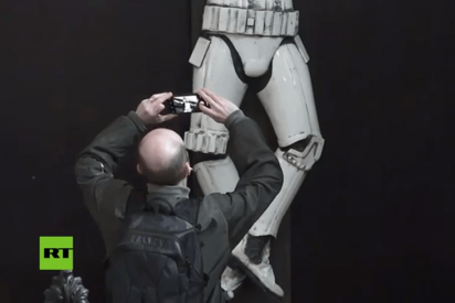 Pol&eacute;mica por la crucificci&oacute;n de un soldado de la Guerra de las Galaxias