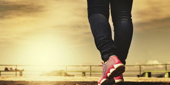 &iquest;Qu&eacute; es la caminata afgana? El arte ancestral que te permite ir m&aacute;s lejos sin cansarte y perder m&aacute;s peso