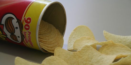 &iquest;Sab&iacute;as que Fedric J. Baur, inventor de las Pringles, fue enterrado dentro de una lata de patatas?