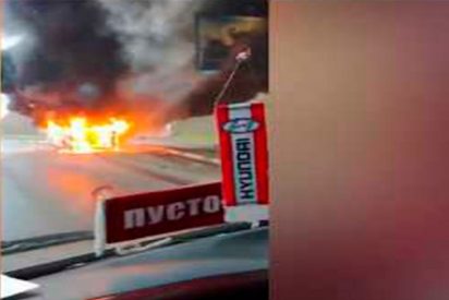 Terrible incendio de un autob&uacute;s en una autopista