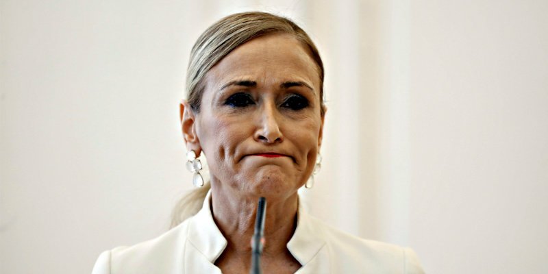 Cristina Cifuentes se va sin dejar el acta y Mariano Rajoy planea recurrir a una gestora en Madrid