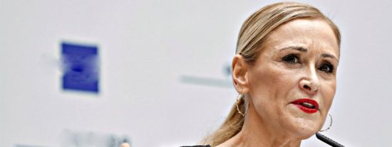 La desmemoriada Cifuentes se queja del trato que le da una Telemadrid que ella misma entreg&oacute; al enemigo