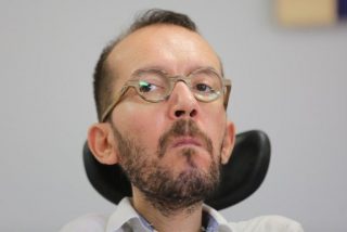 Echenique llama "mat&oacute;n" a Rivera y defiende a los profesores que cargaron contra hijos de guardias civiles