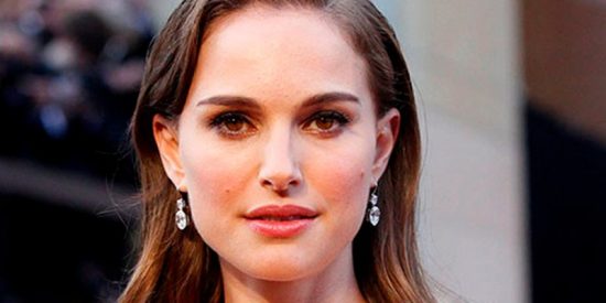Natalie Portman se suma al "linchamiento" de Luis Rubiales