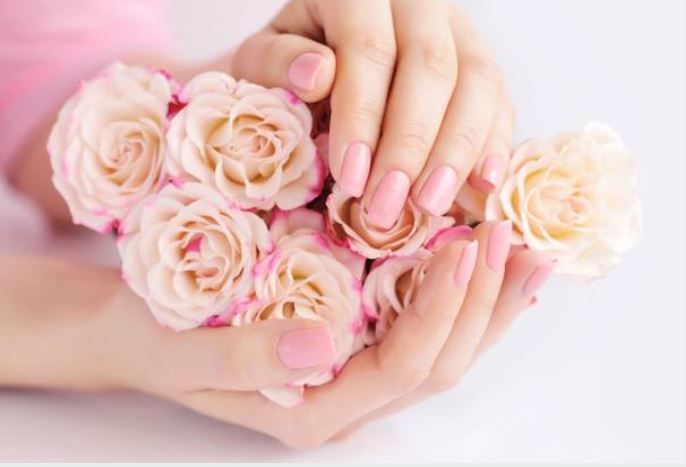 esmaltes de uñas tonos nude