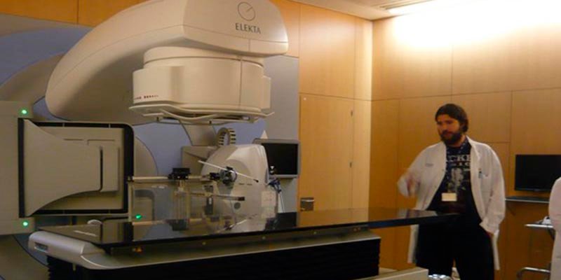 ¿Sabías que España necesita "un mínimo" de 3 unidades de protones para igualar a Europa en tratamiento del cáncer?