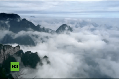 As&iacute; es la monta&ntilde;a de Tianmen y su espectacular 'mar de nubes'