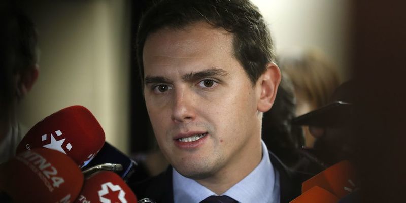 El PSOE ofrece a Ciudadanos elecciones 'en unos meses' si apoya su moci&oacute;n y mete a S&aacute;nchez en La Moncloa