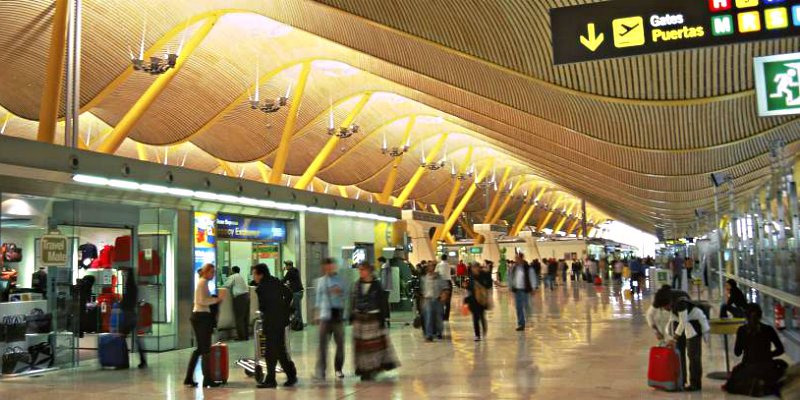 La Unión Europea acuerda reabrir sus fronteras a los turistas vacunados en terceros países como EEUU