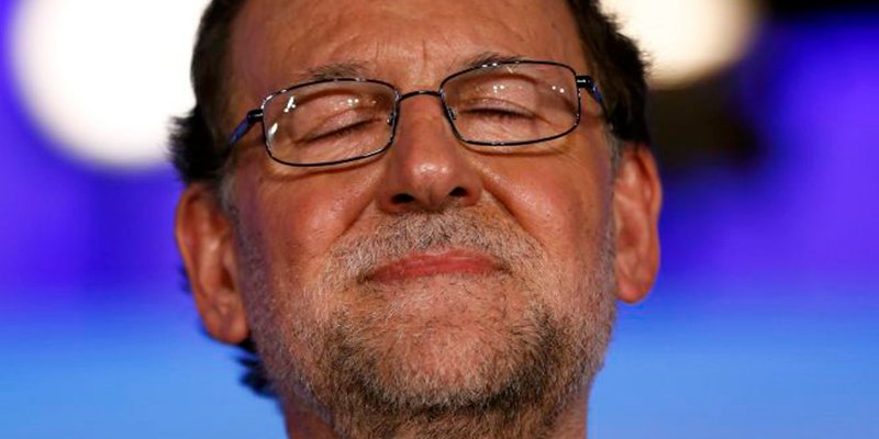 El cochinillo que se zampó Rajoy mientras a Cataluña se le atragantaba la 'chorra' de Torra