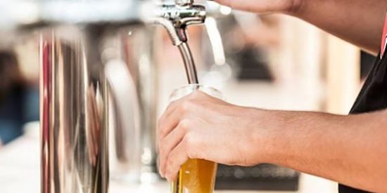 Frases que nunca deber&iacute;as usar al pedir una cerveza en Espa&ntilde;a