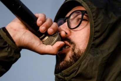 El podemita Valtonyc anima a su público a matar 'putos' guardias civiles